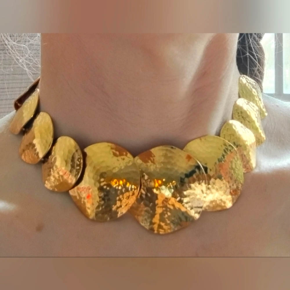 Napier 15" Gold Vintage Choker Necklace Hammered Metal Motif JBGAnna